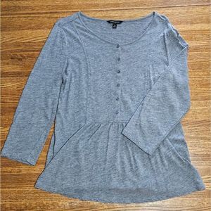 Banana Republic Womans Half Button Long Sleeve Top With Flared Bottom